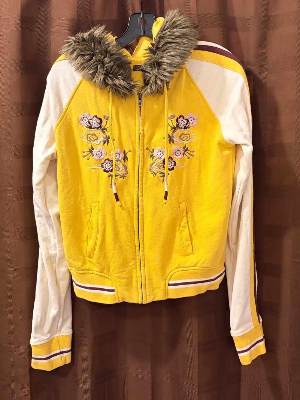 RARE Lucky brand Souvenir Hoodie Japanese Aomori Faux Fur Trim small Y2K